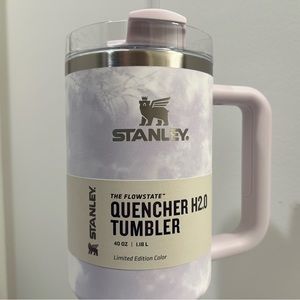 NWT 💜 Wisteria Tie Dye Stanley 40oz Adventure Quencher H2.0 Travel Tumbler Cup